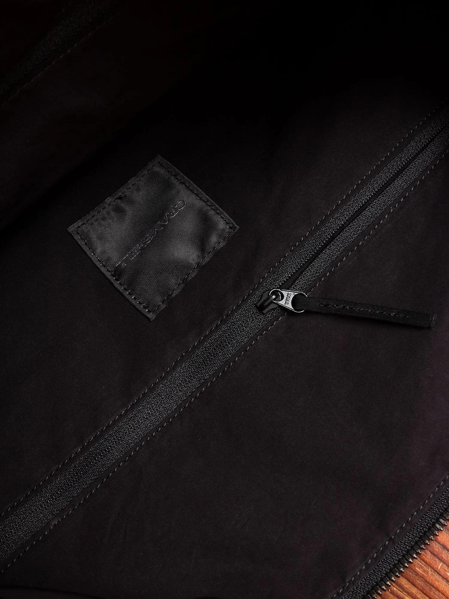 Cramshell Tote Bag in Black