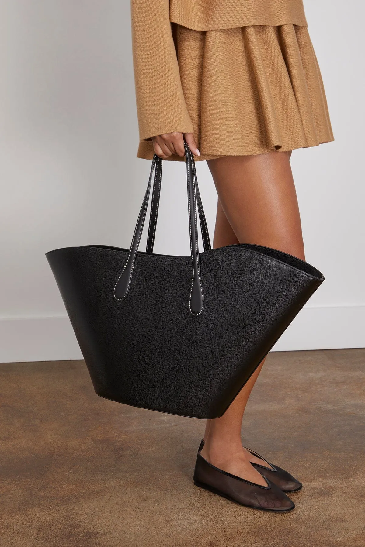 Open Tulip Large Tote in Black Leather