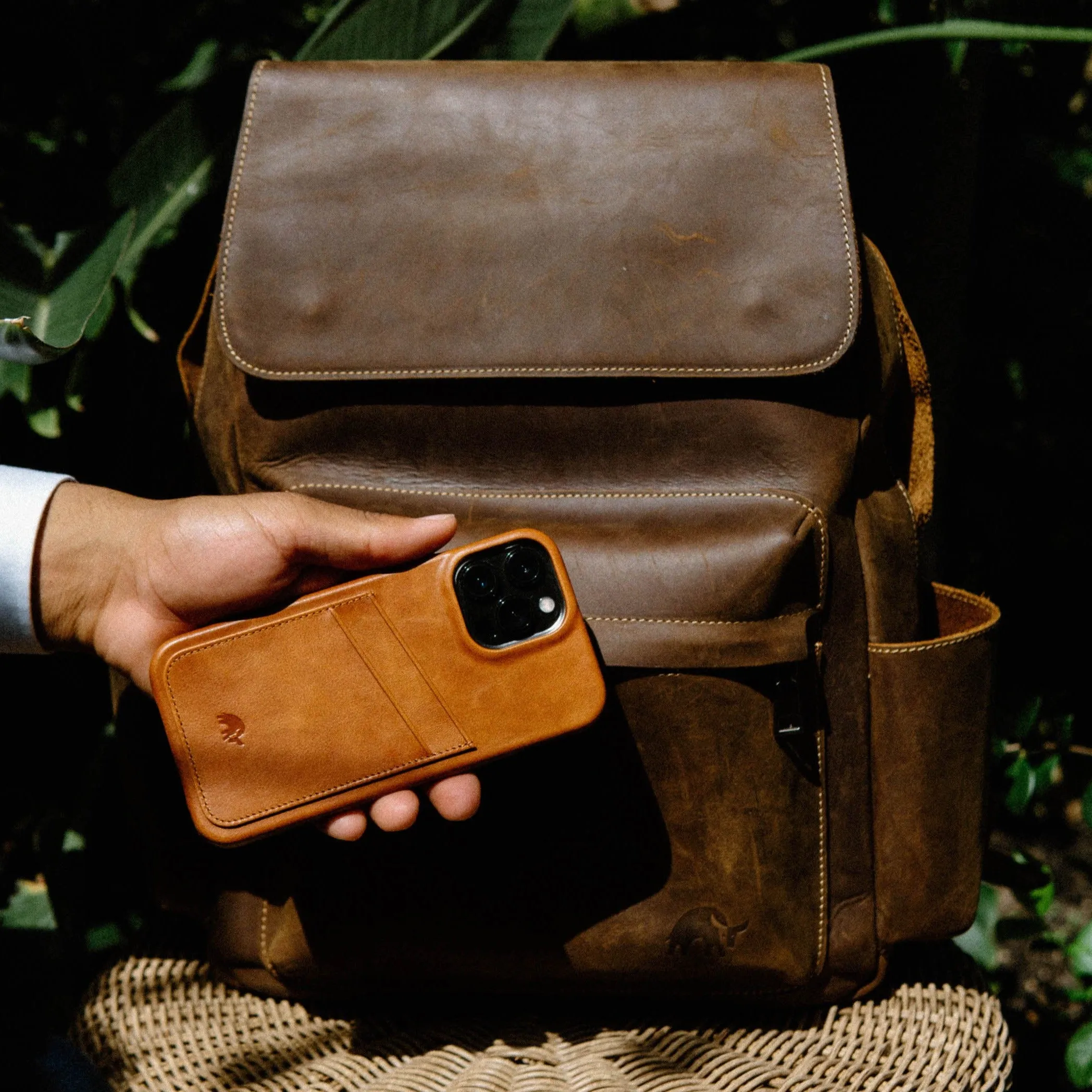 The Minimalist Portfolio Case - SIENNA
